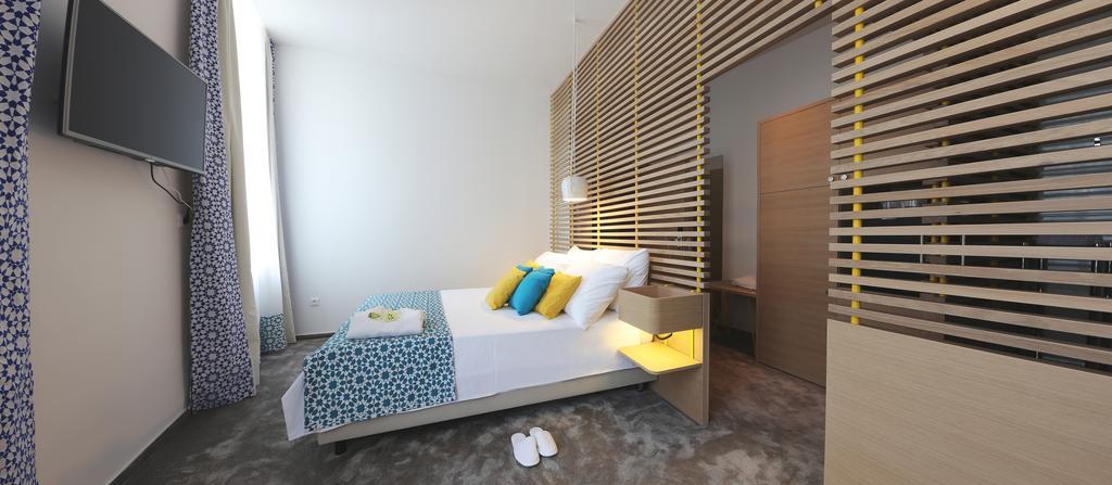 Bed & Atmosphere Guest house